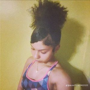 Meet your Posher, M a l i a